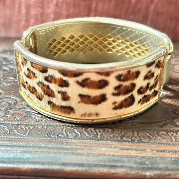 Vintage Cheetah Leopard Print Calf Hair Metal Bracelet - Picture 3 of 6